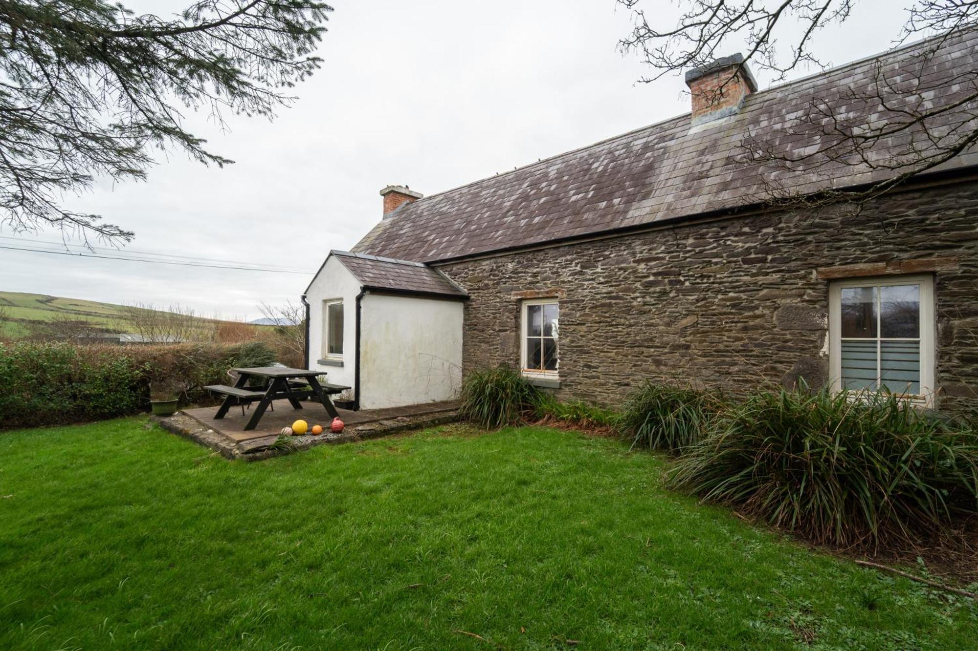 Brosnan'S Cottage Дингл Экстерьер фото